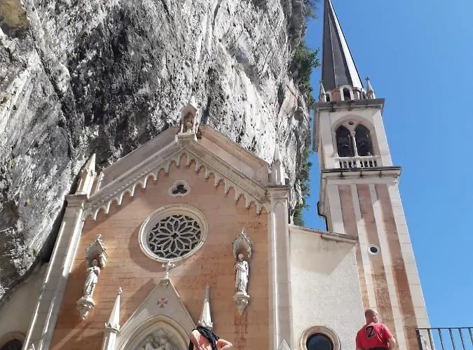 Al Borgo Feriehus Caprino Veronese